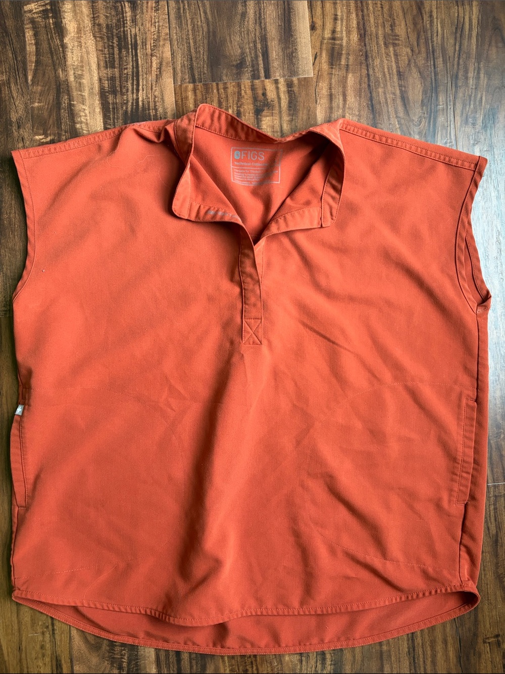 Figs Rafaela Scrub Top in Auburn